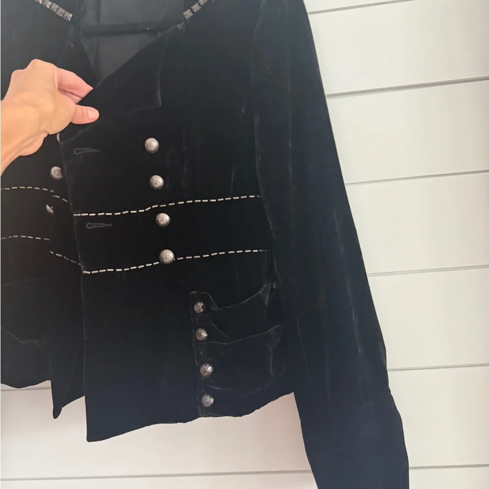 Elegant Black Velvet Women's Jacket, Size 6 - Picture 6 of 13
